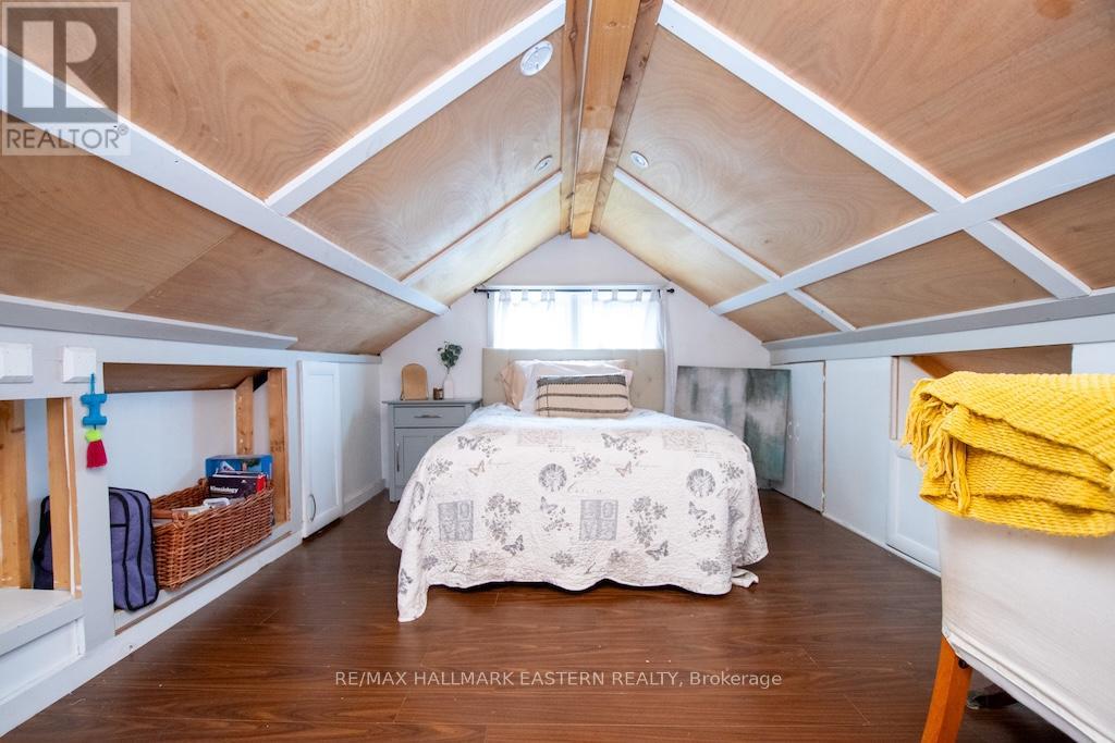 2305 THURSTONIA ROAD - 22