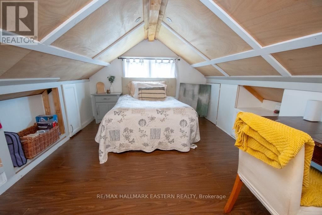 2305 THURSTONIA ROAD - 23