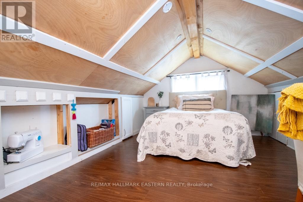 2305 THURSTONIA ROAD - 24