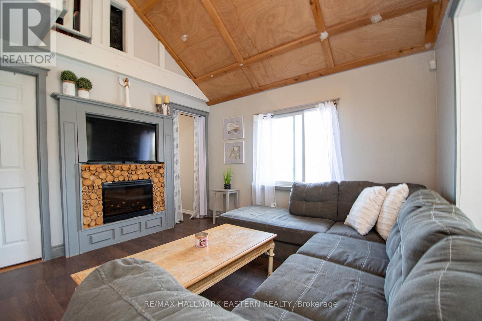 2305 THURSTONIA ROAD - 5