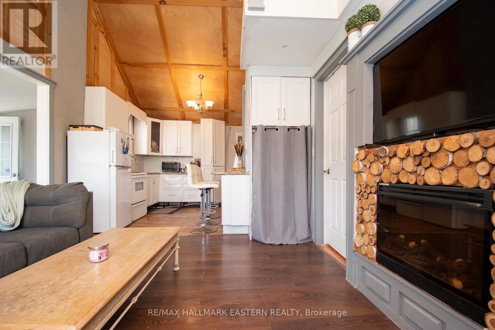 2305 THURSTONIA ROAD - 8