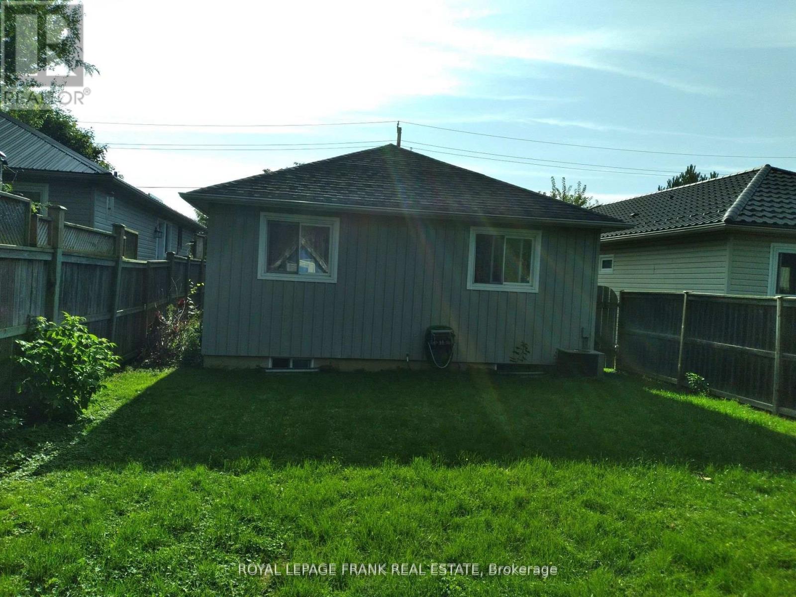 758 ONTARIO STREET - 3