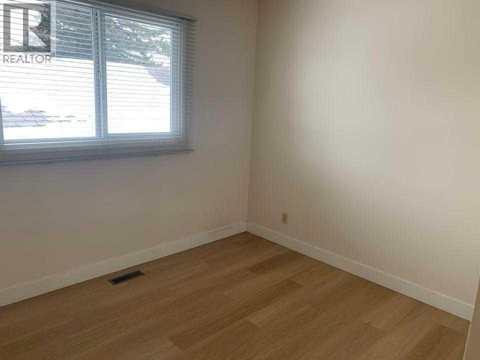 5805 56 Avenue - 6