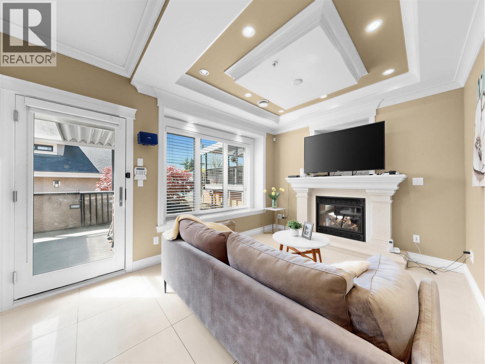10 Bed, 7 Bath House for Sale in Vancouver – 2456 E 45TH AVENUE, Vancouver - Image 10