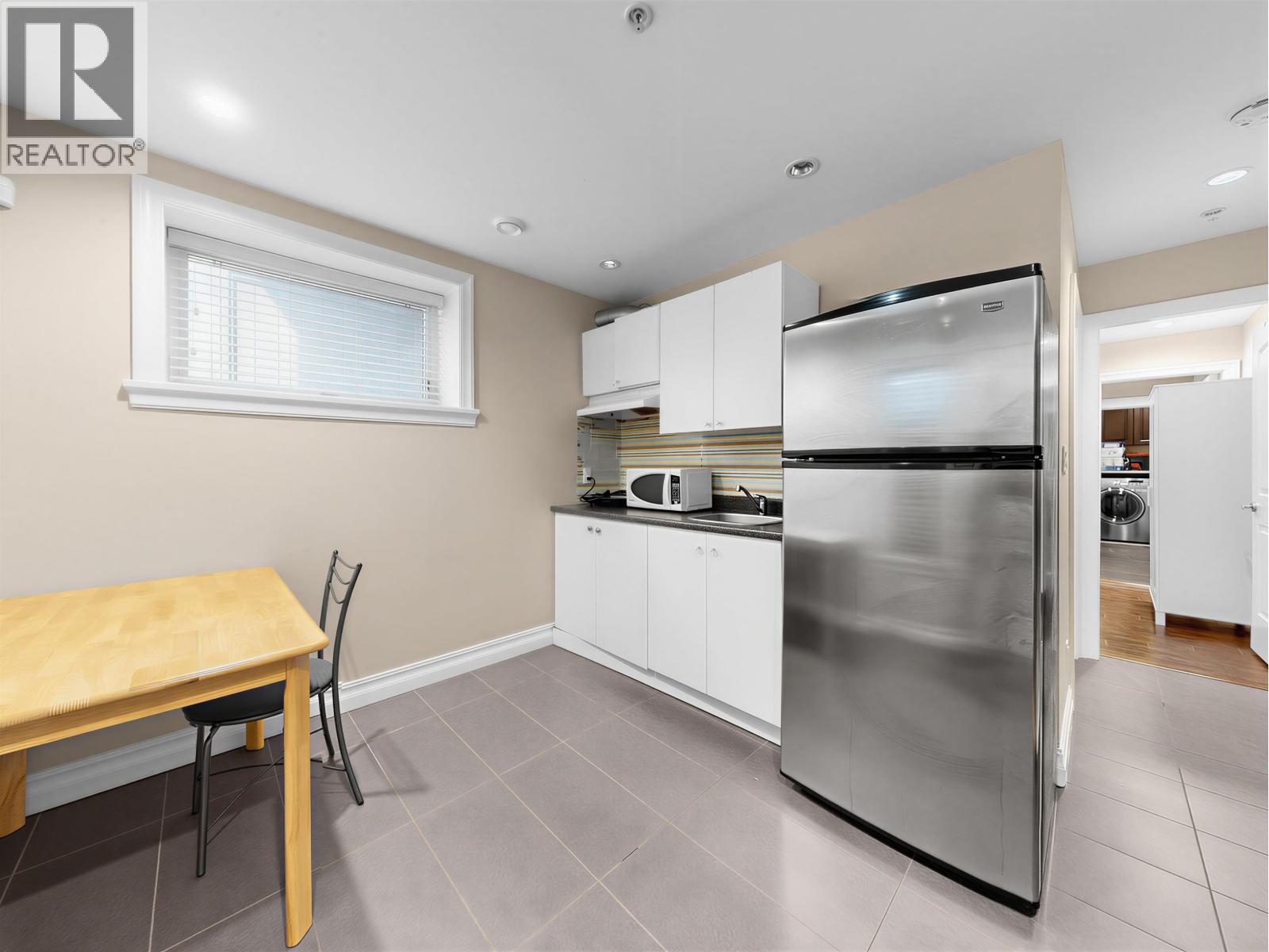 10 Bed, 7 Bath House for Sale in Vancouver – 2456 E 45TH AVENUE, Vancouver - Image 23