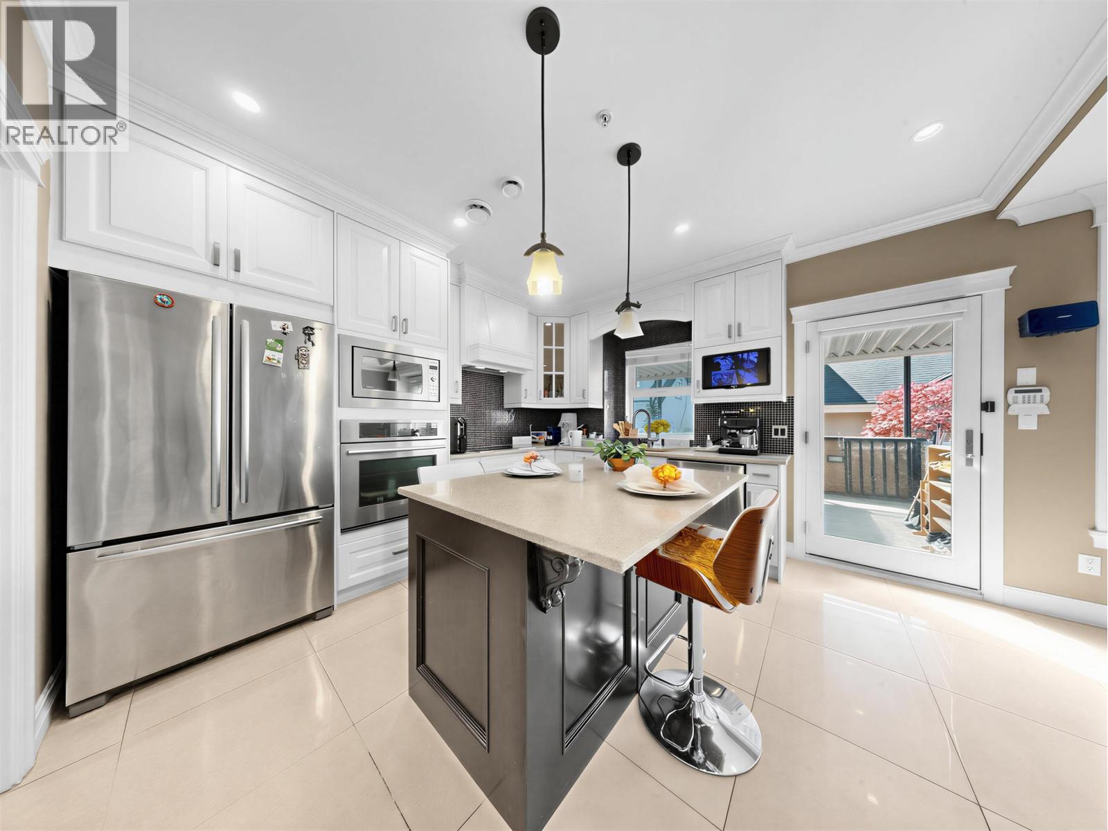 10 Bed, 7 Bath House for Sale in Vancouver – 2456 E 45TH AVENUE, Vancouver - Image 7