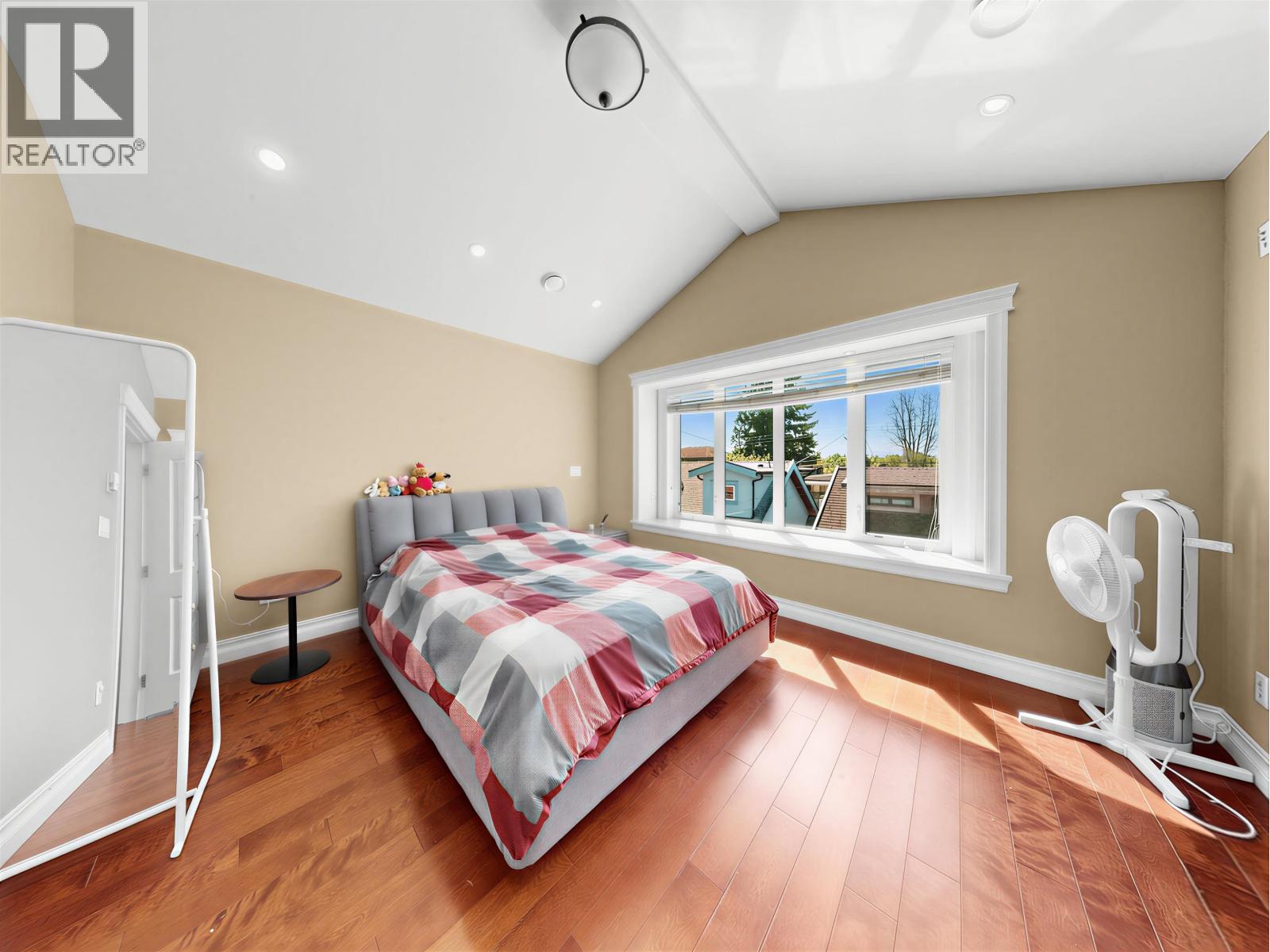 10 Bed, 7 Bath House for Sale in Vancouver – 2456 E 45TH AVENUE, Vancouver - Image 16