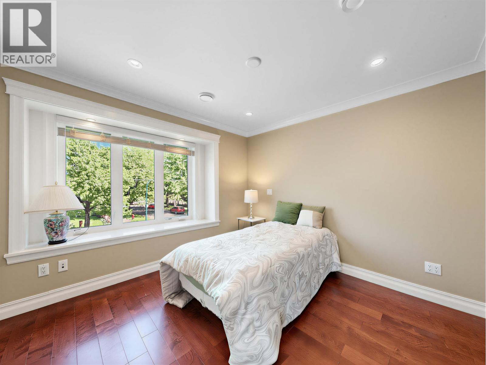 10 Bed, 7 Bath House for Sale in Vancouver – 2456 E 45TH AVENUE, Vancouver - Image 17