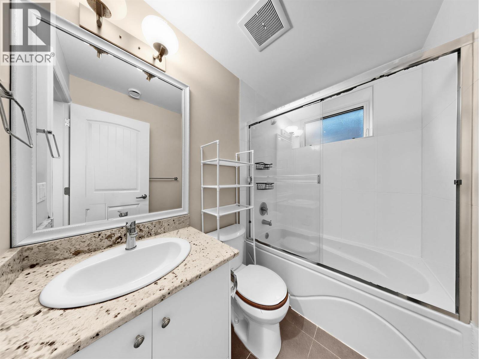 10 Bed, 7 Bath House for Sale in Vancouver – 2456 E 45TH AVENUE, Vancouver - Image 25