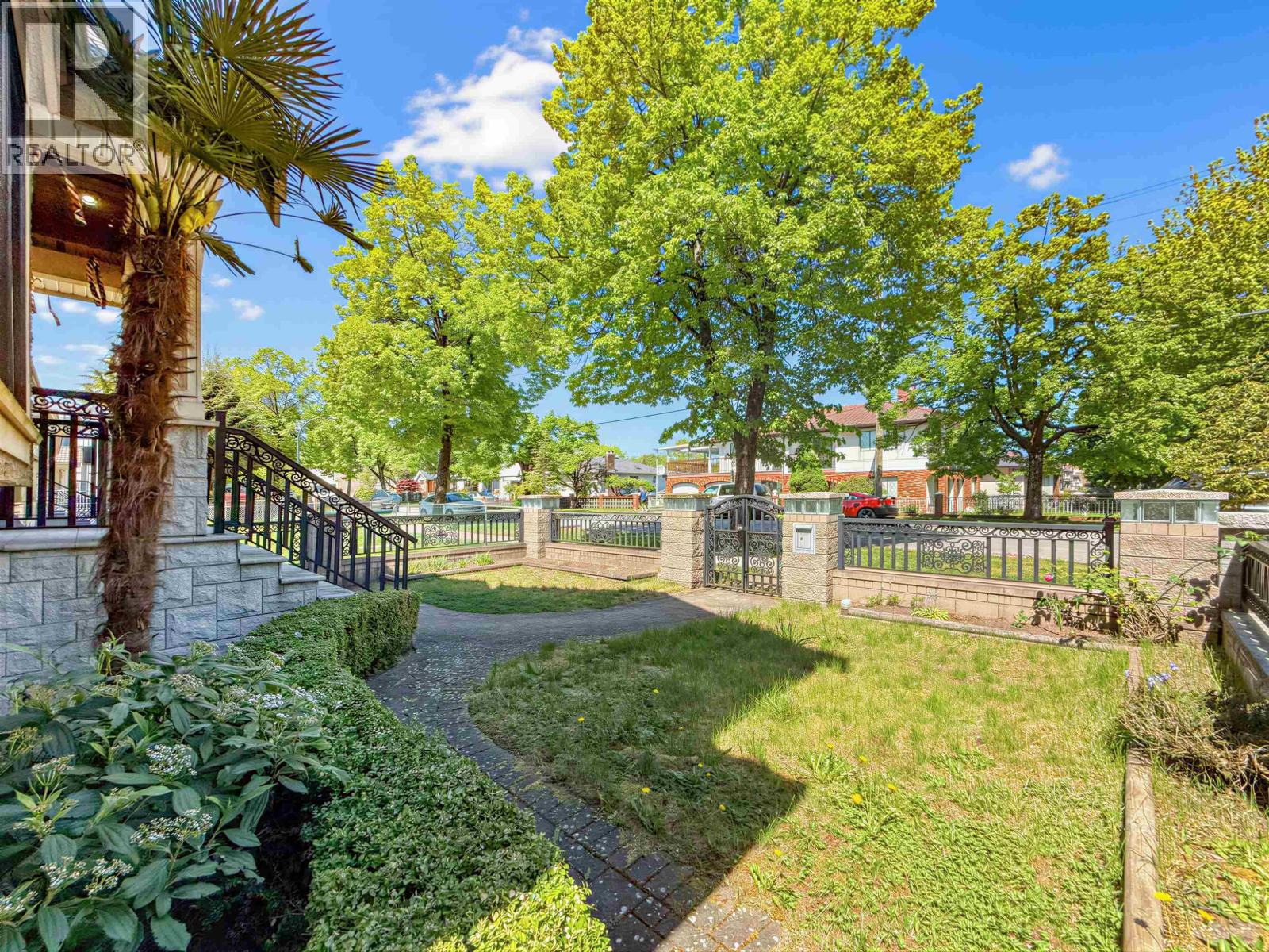 10 Bed, 7 Bath House for Sale in Vancouver – 2456 E 45TH AVENUE, Vancouver - Image 33