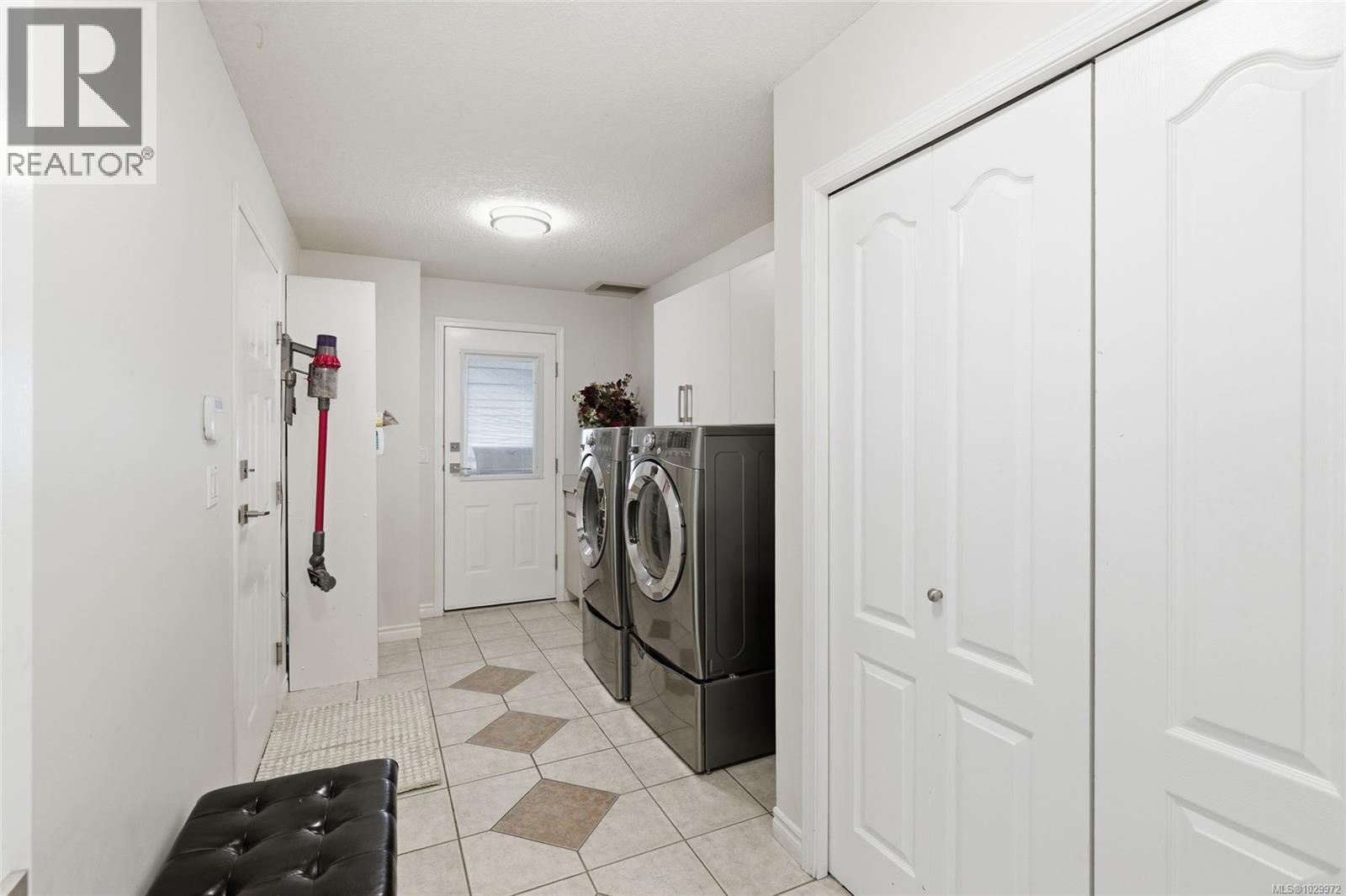 296 Cilaire Dr - 62