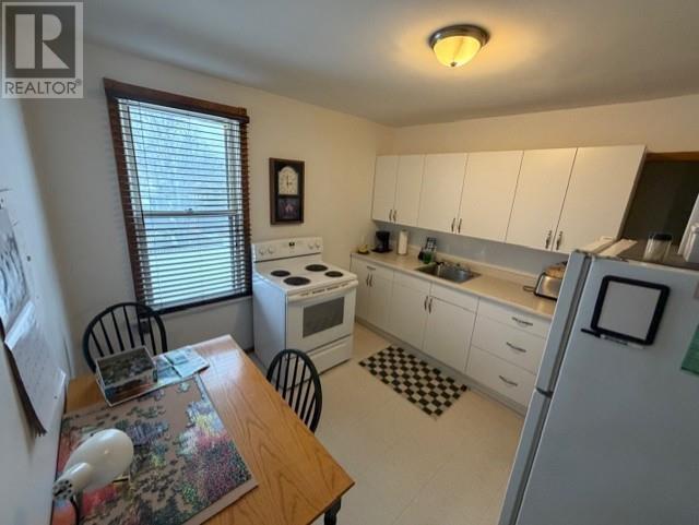 347 Syndicate AVE N - 16