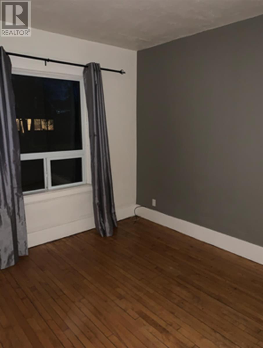 347 Syndicate AVE N - 21