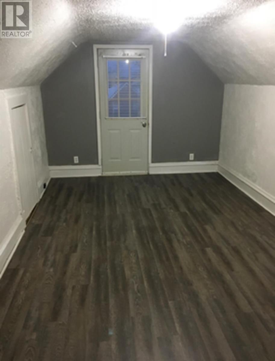 347 Syndicate AVE N - 8