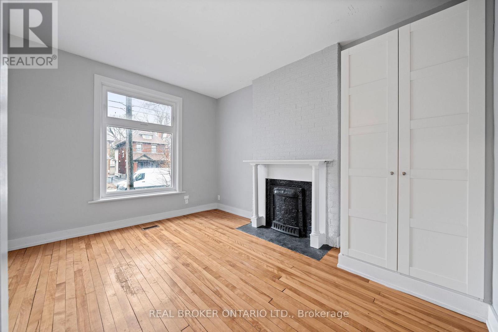 Unit 1 (3-Bed/1.5-Bath/~900sq ft)