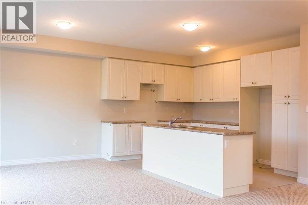 25 PINOT Crescent, Stoney Creek, Ontario, L8E0J8 — Photo 4