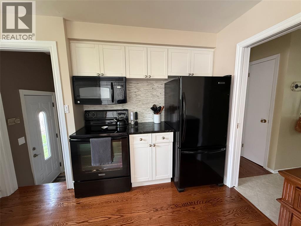 1044 Cathcart BOULEVARD, Sarnia, Ontario, N7S2H2 — Photo 7