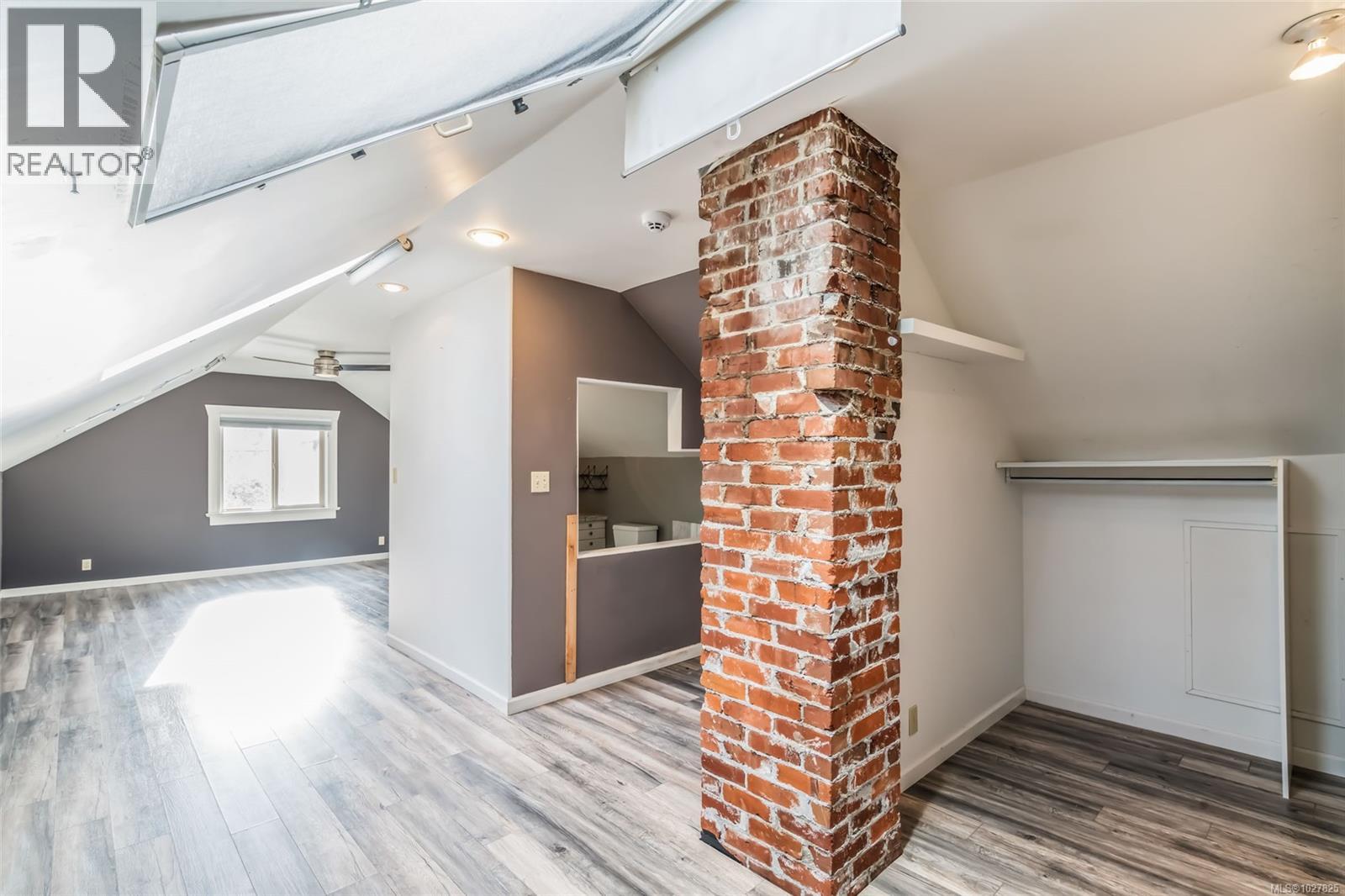 582 Bradley St - 12