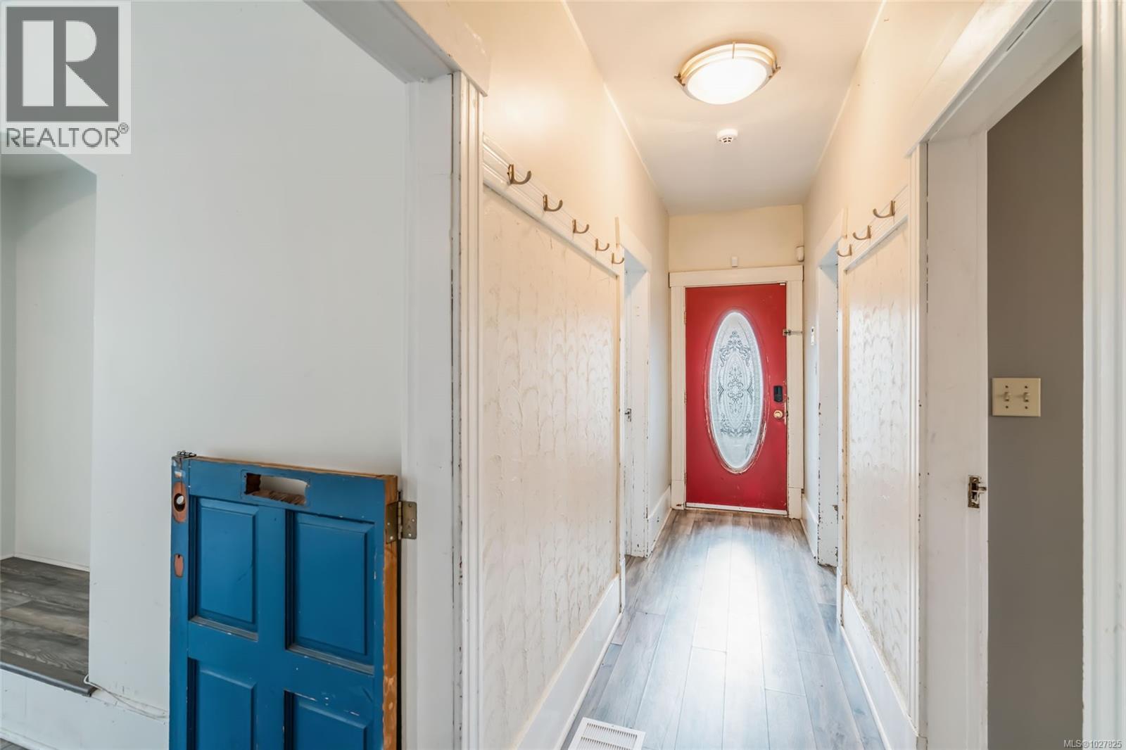582 Bradley St - 5