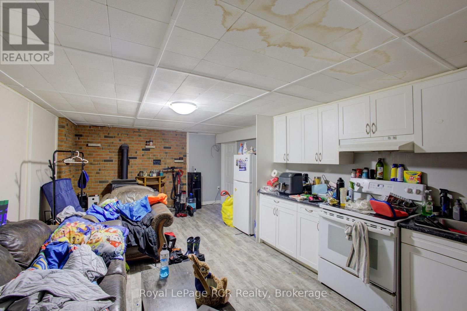 460 DOMVILLE STREET - 18