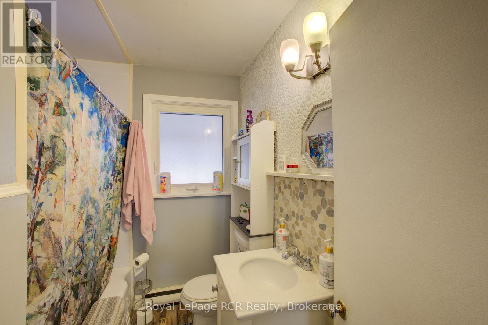 460 DOMVILLE STREET - 19