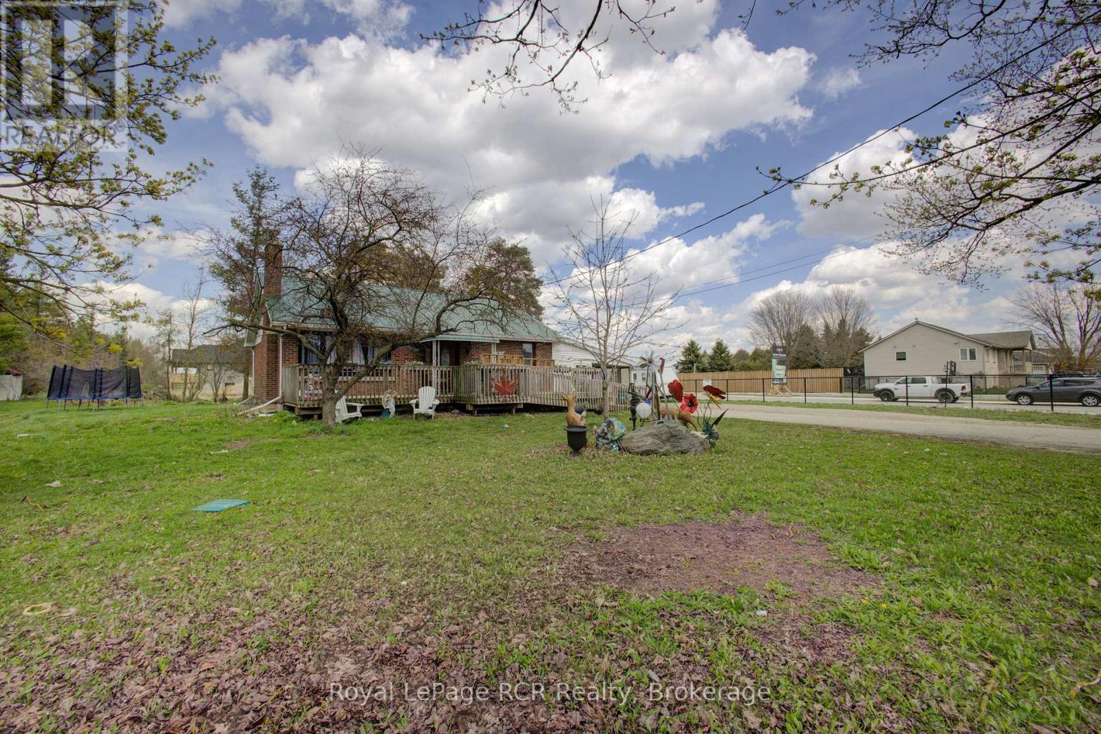460 DOMVILLE STREET - 2
