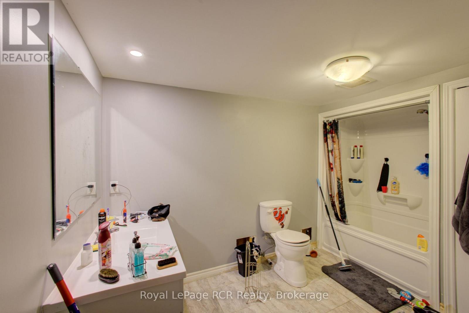 460 DOMVILLE STREET - 20