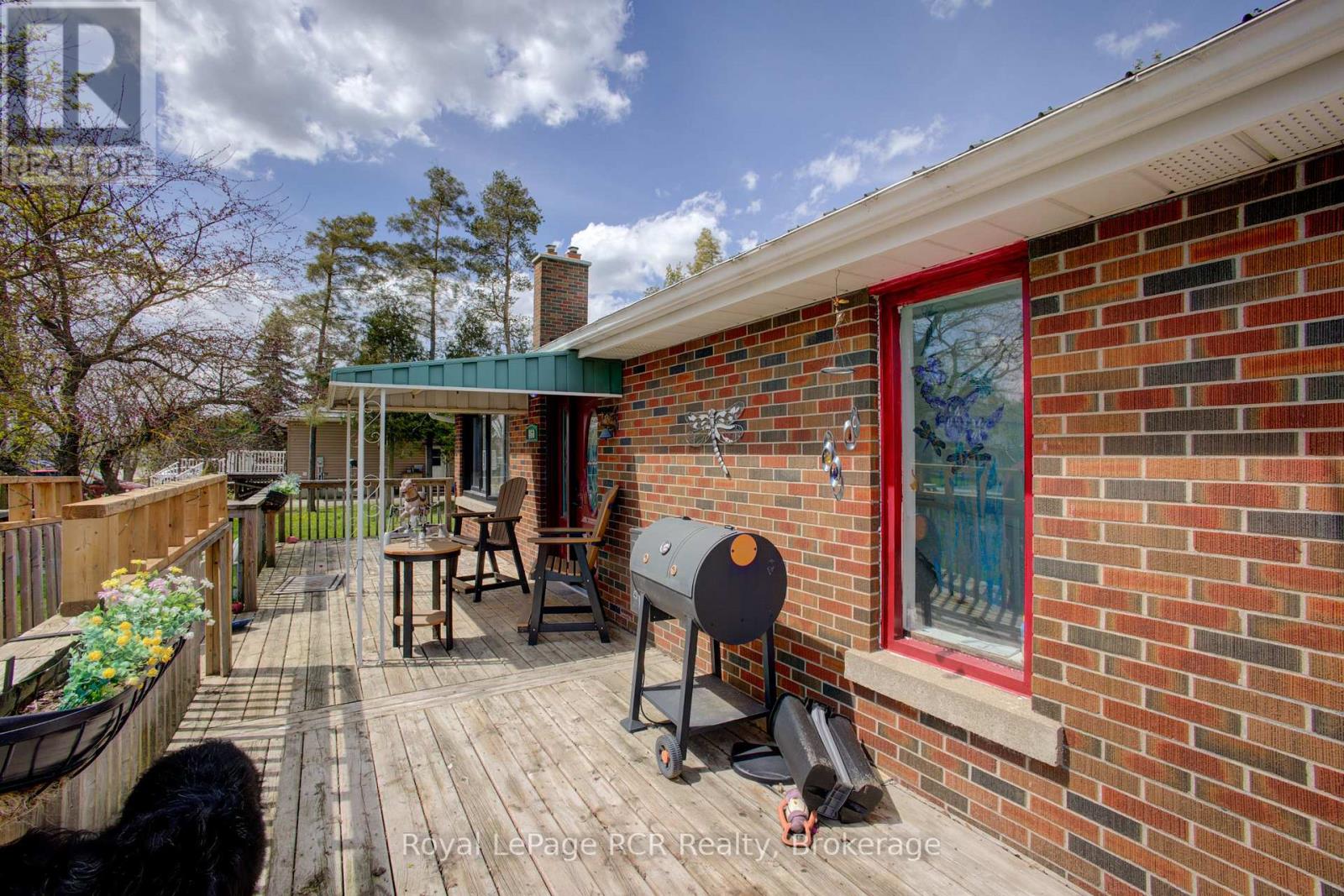 460 DOMVILLE STREET - 5