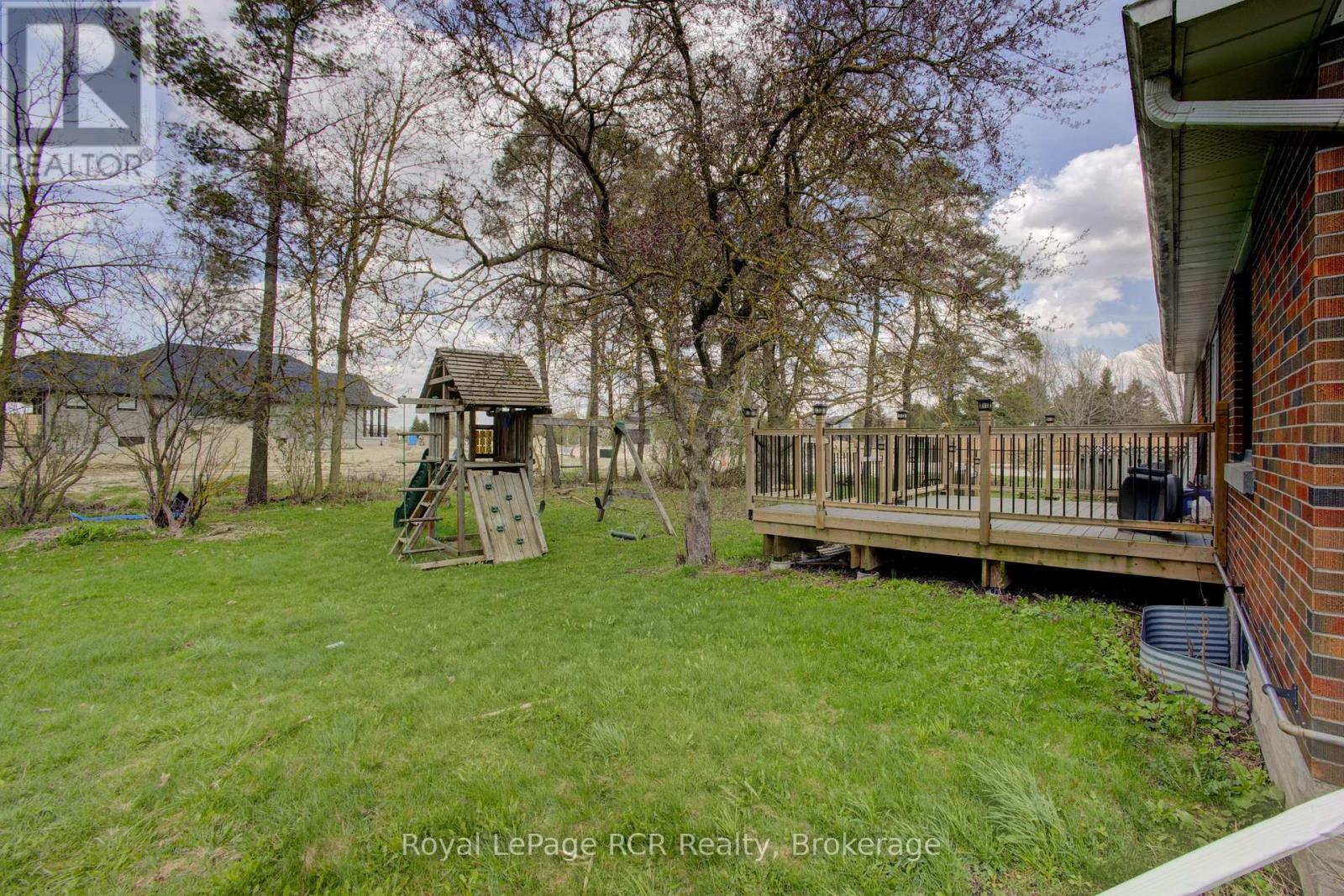 460 DOMVILLE STREET - 6