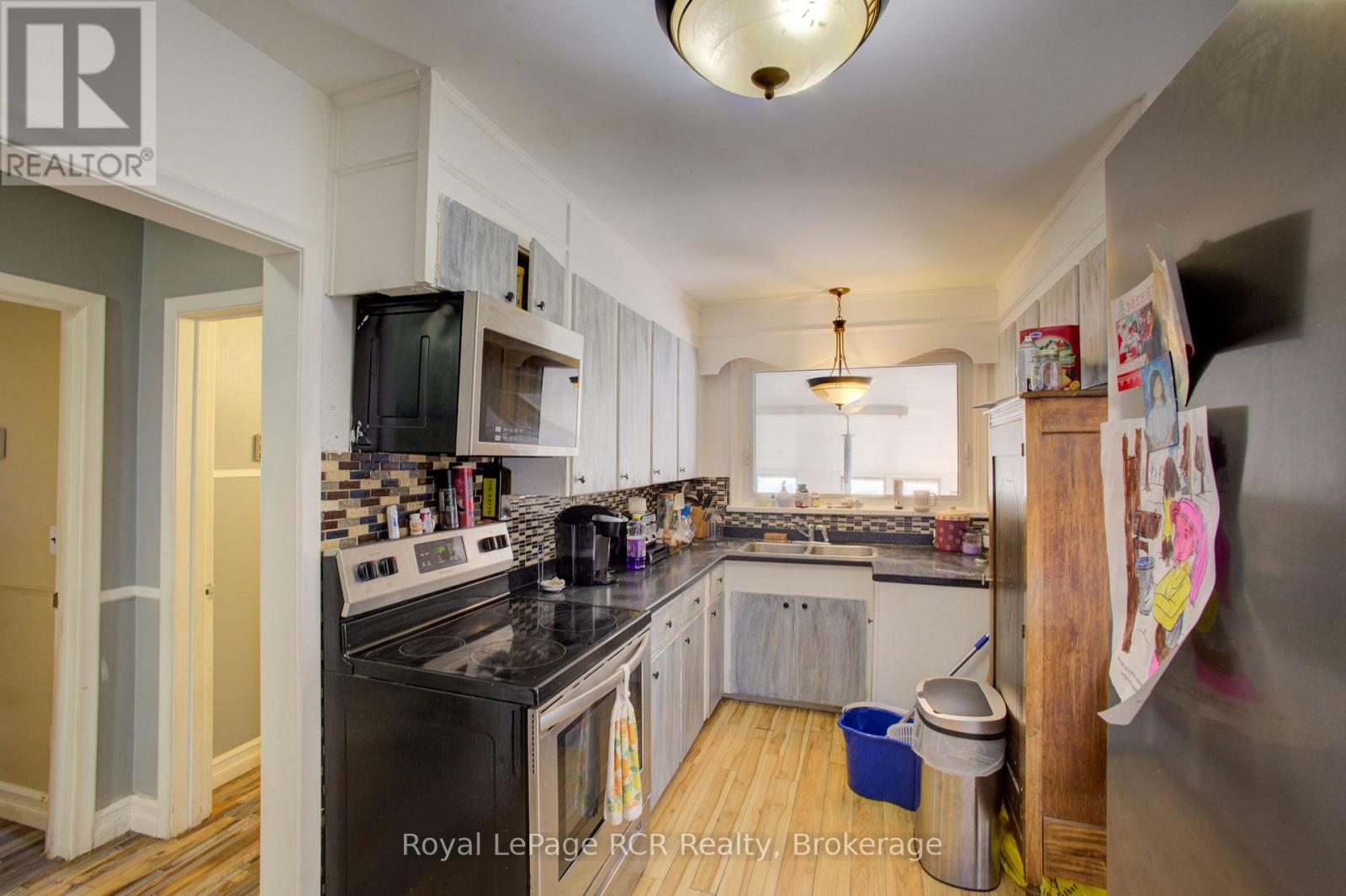 460 DOMVILLE STREET - 9