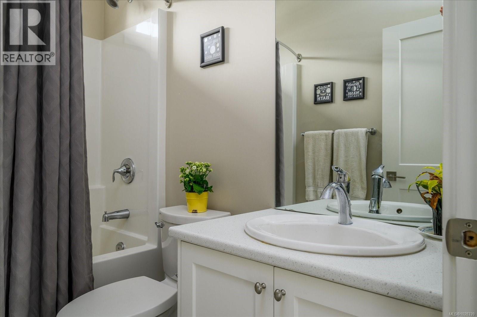 104 Lee Ave - 28