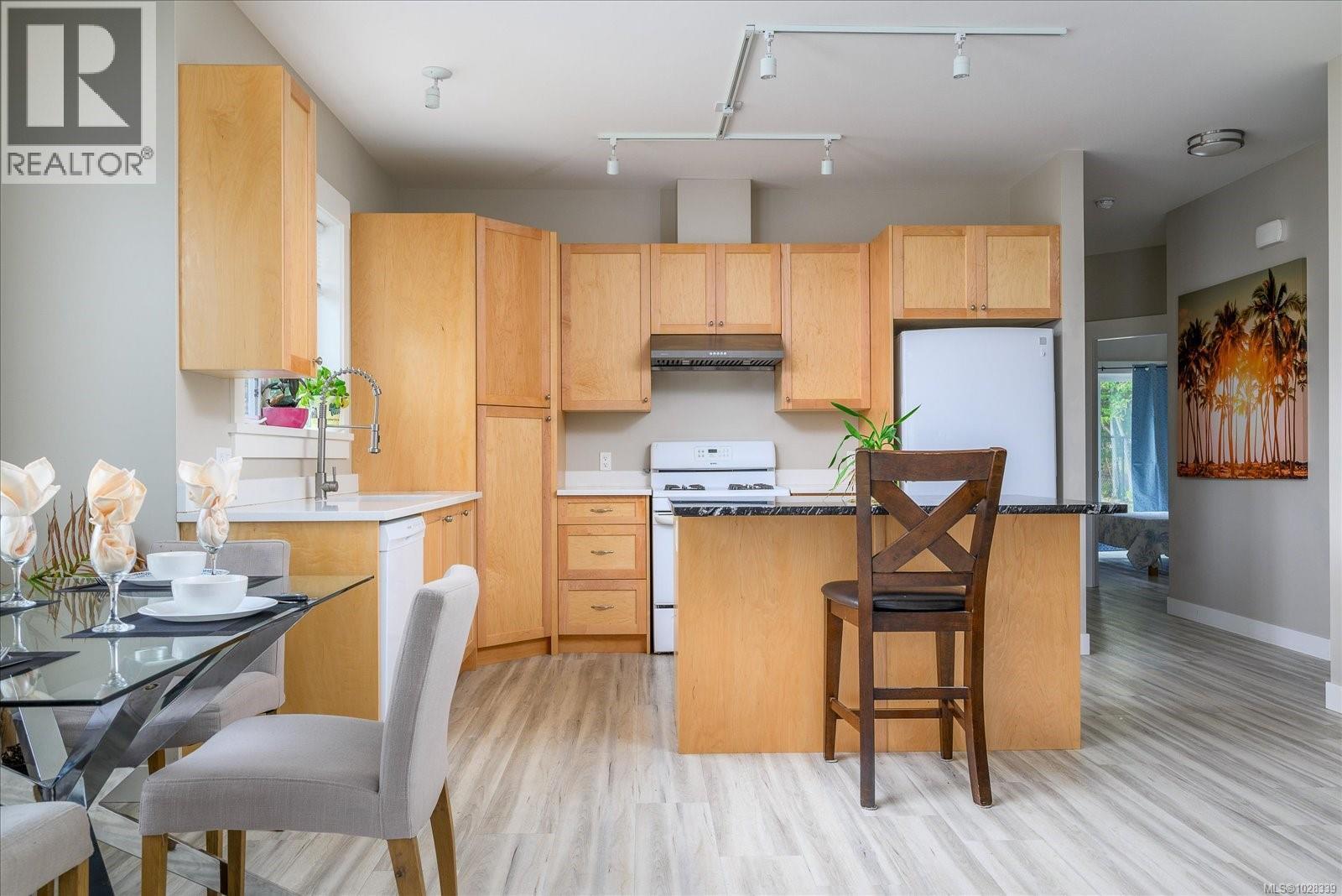 104 Lee Ave - 18