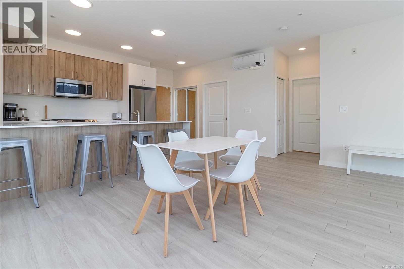 #507 842 Orono Ave - 6