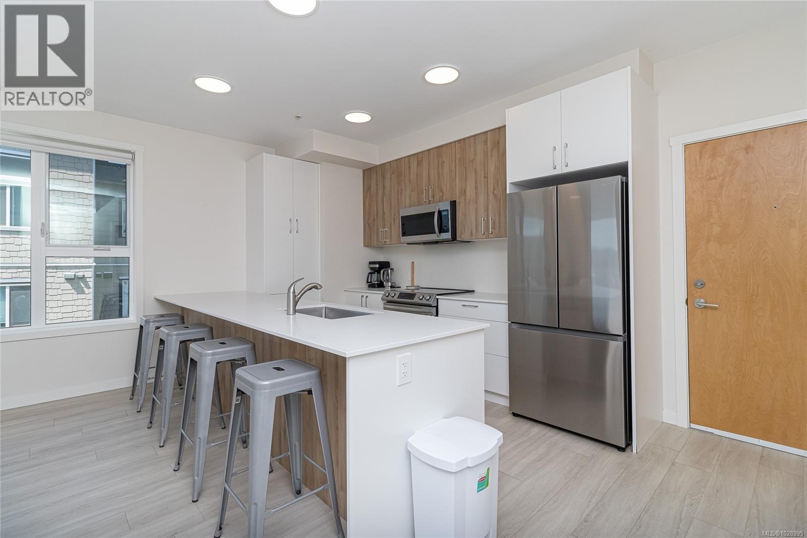 #507 842 Orono Ave - 7