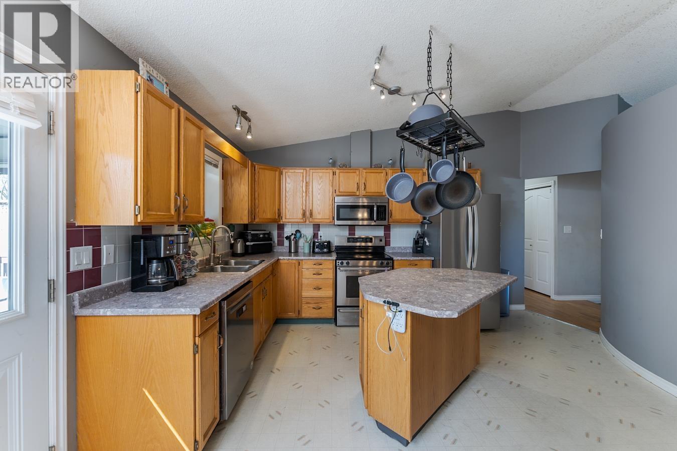 1467 VILLAGE AVENUE - 5