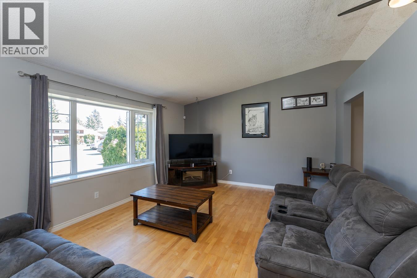 1467 VILLAGE AVENUE - 9