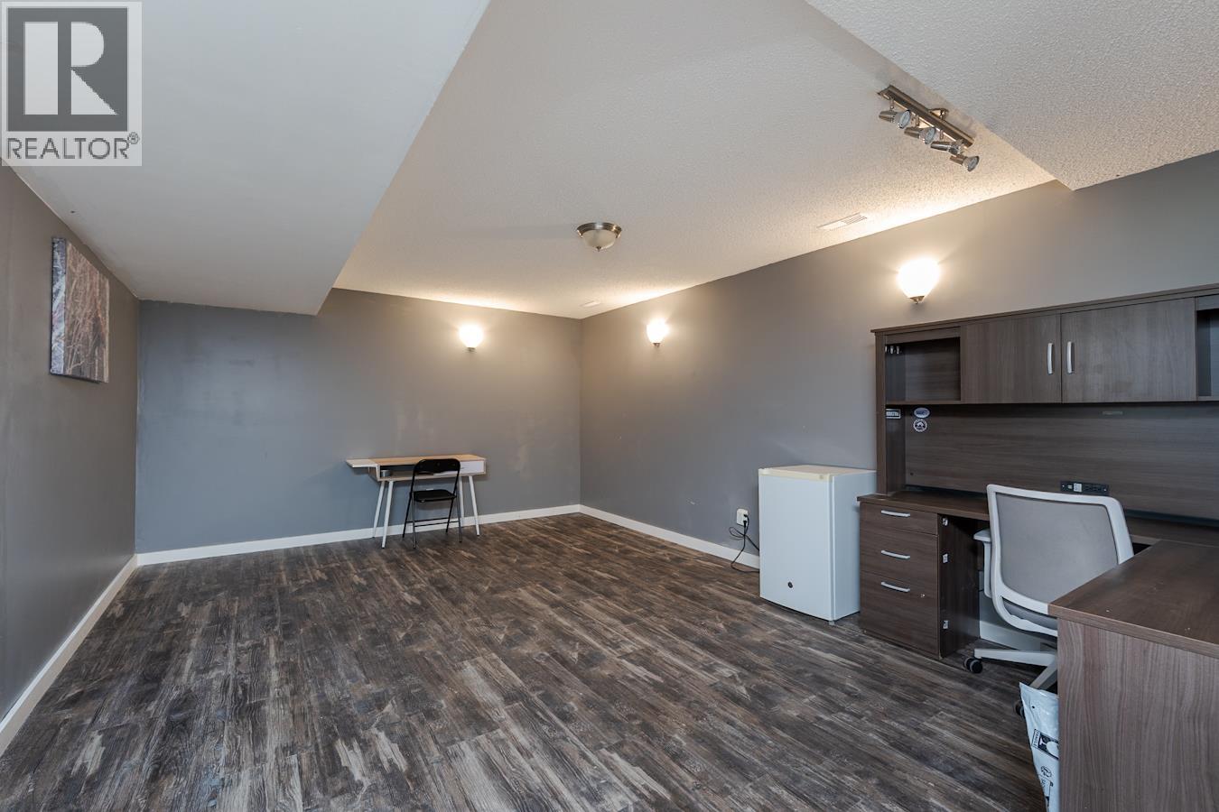 1467 VILLAGE AVENUE - 23