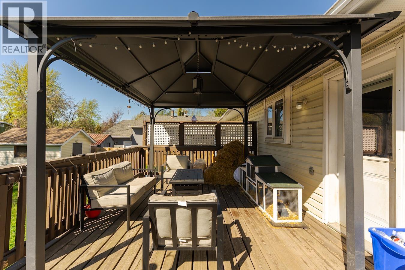 1467 VILLAGE AVENUE - 32