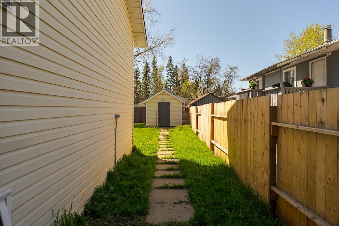 1467 VILLAGE AVENUE - 34
