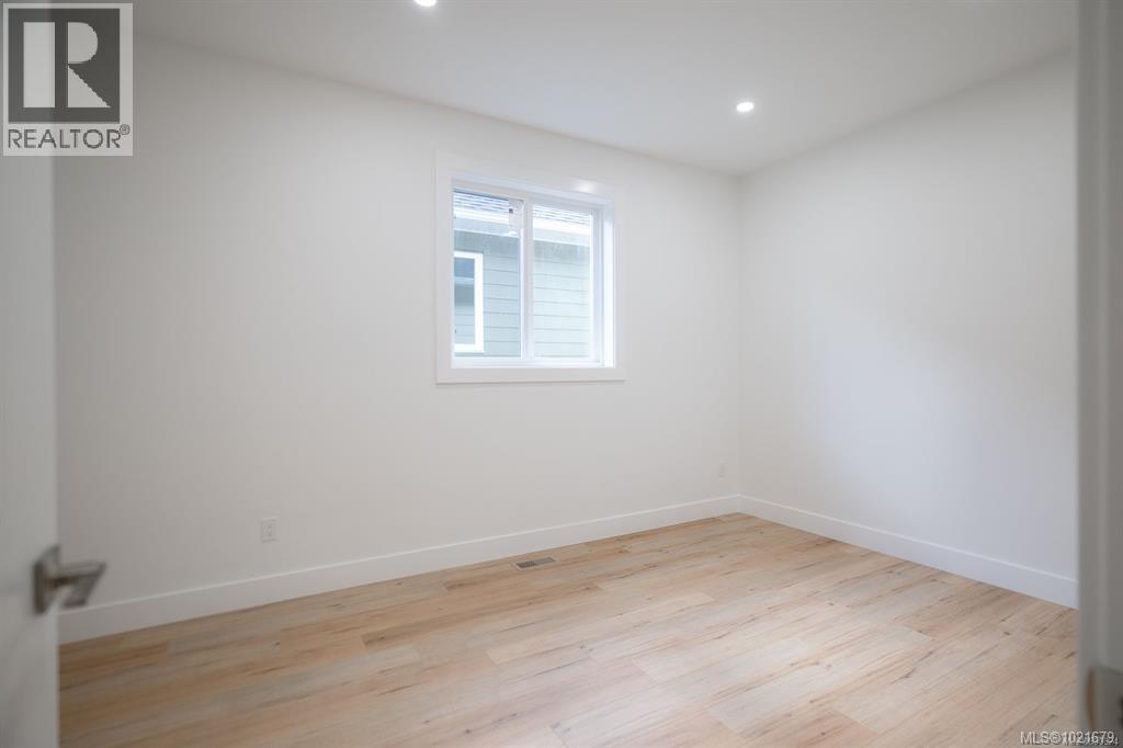 472 Hampstead St - 21