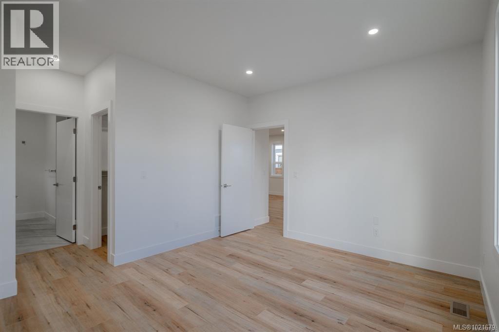 472 Hampstead St - 19