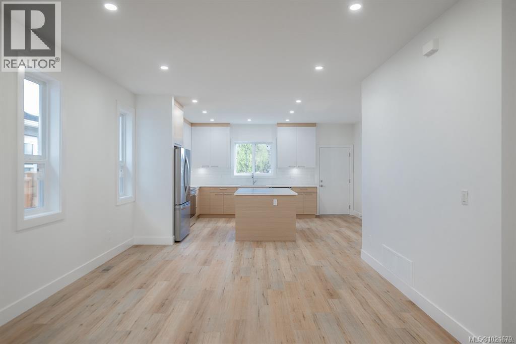 472 Hampstead St - 16