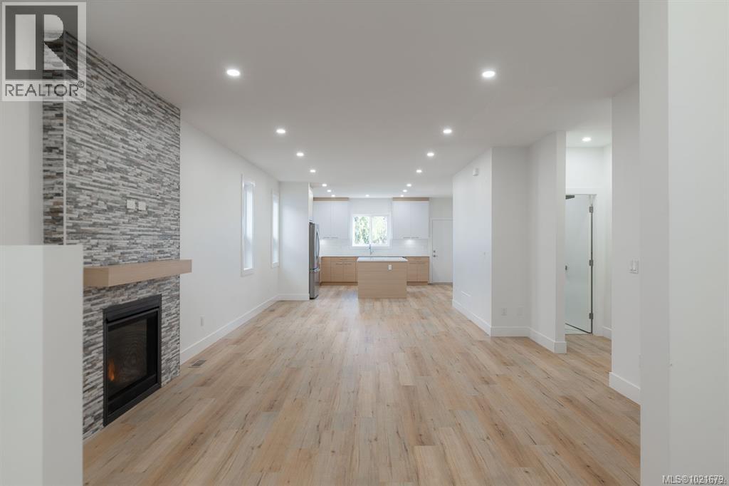 472 Hampstead St - 5