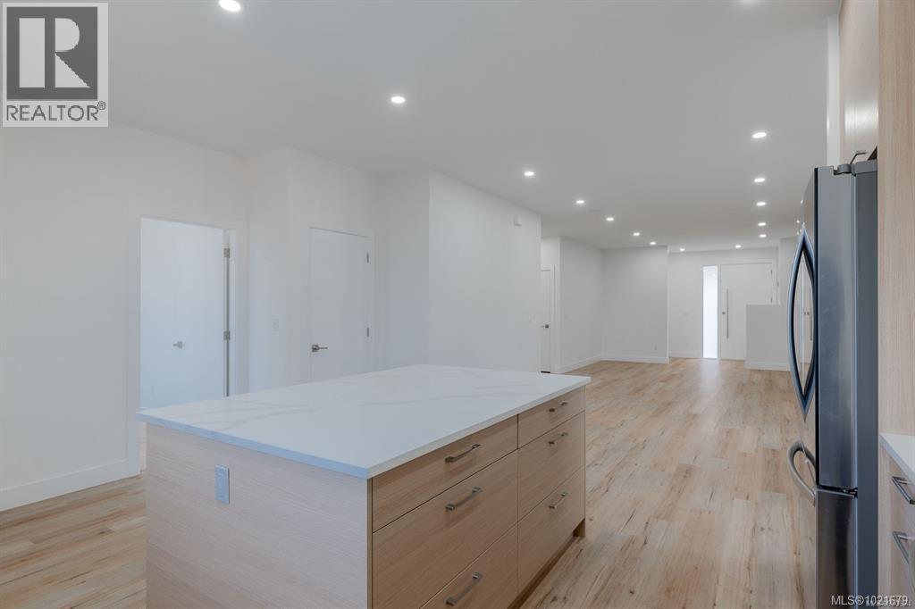 472 Hampstead St - 7