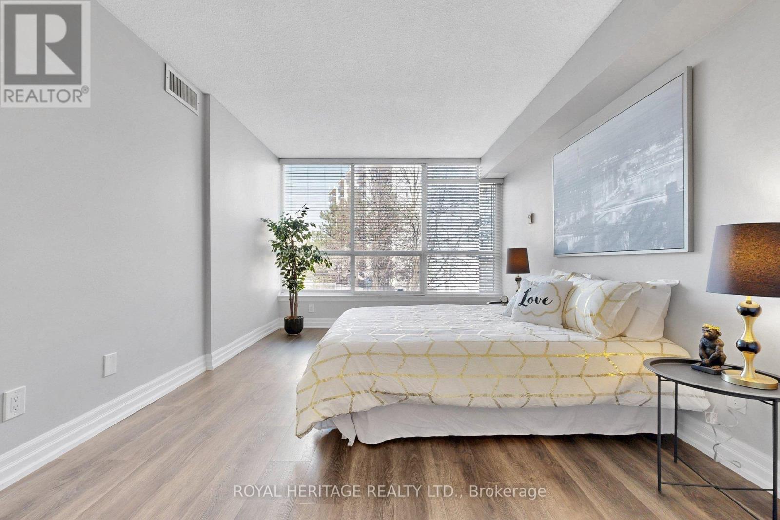#207 20 GUILDWOOD PARKWAY - 19