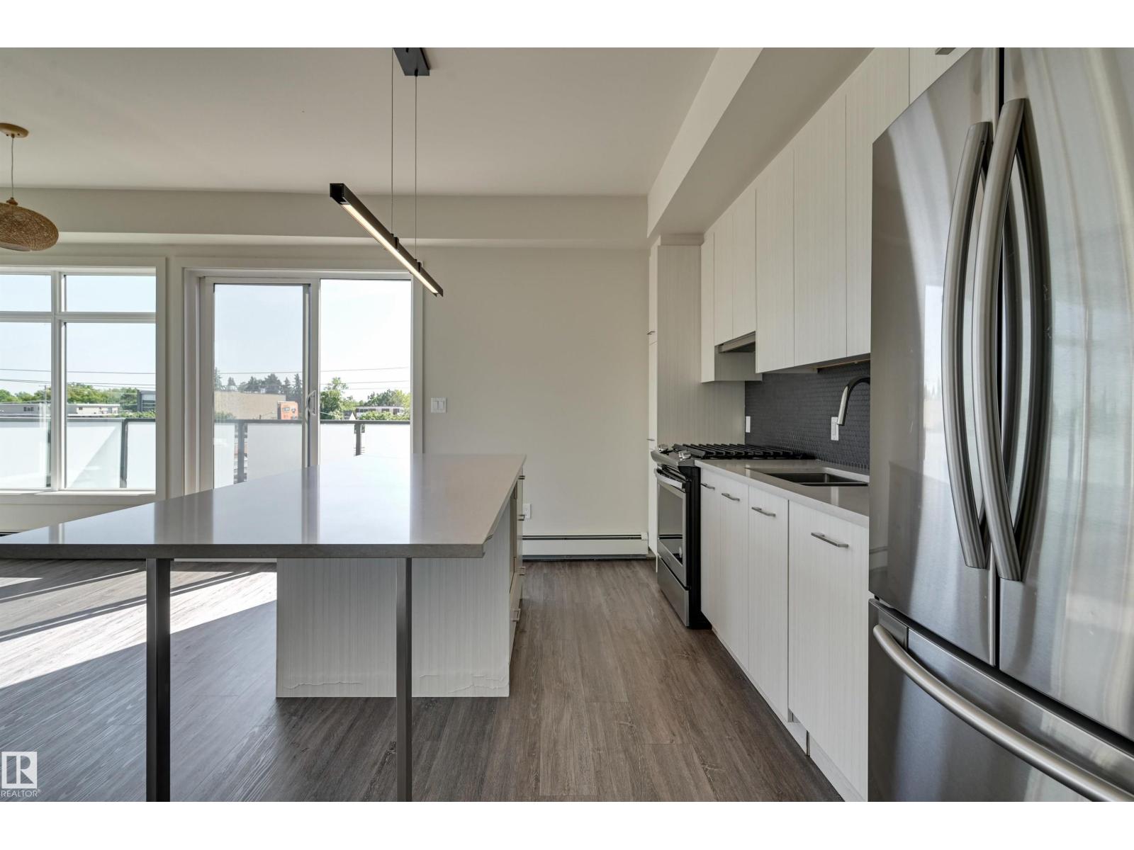 #403 10837 83 AV NW NW, Edmonton