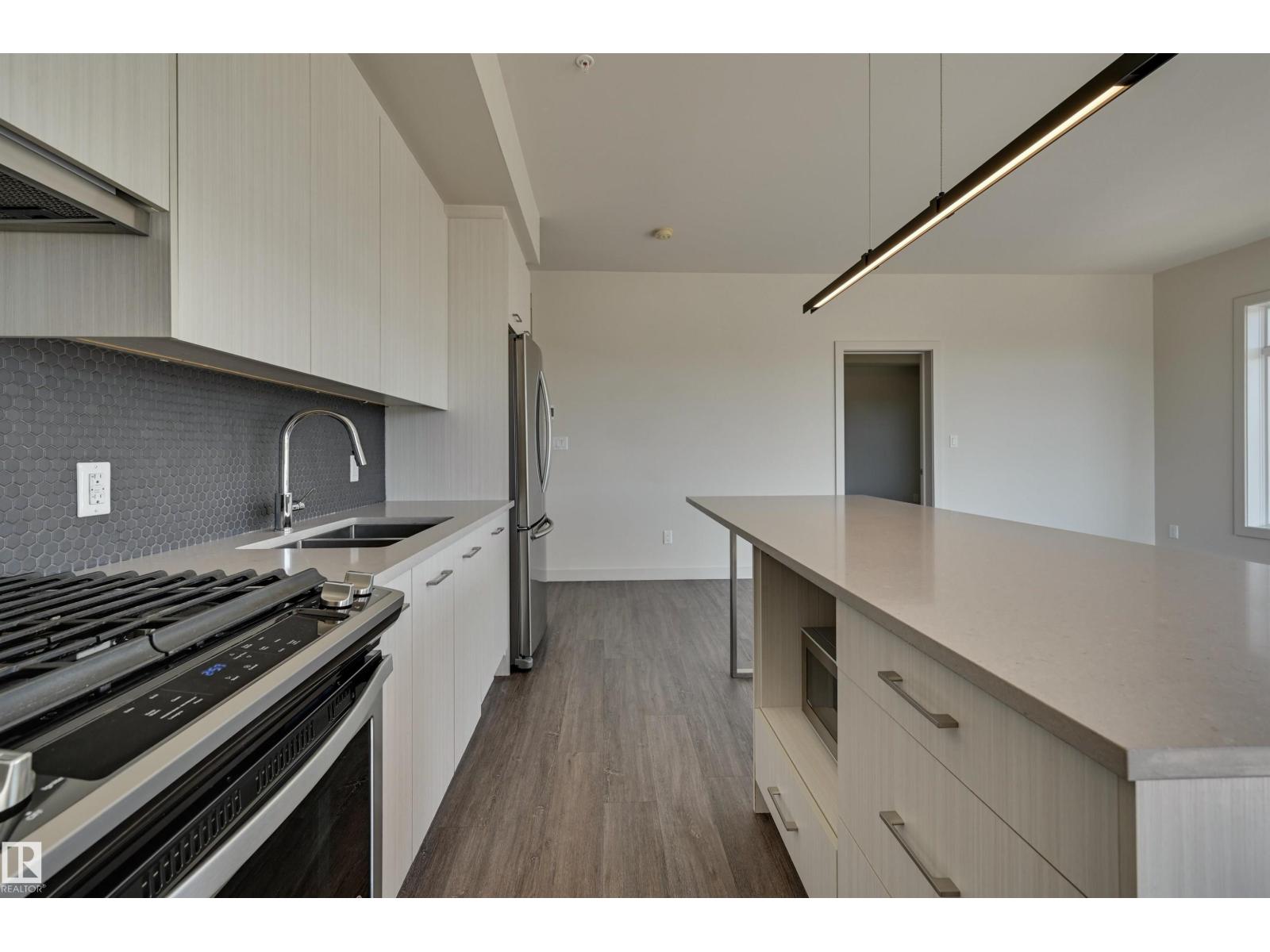 #403 10837 83 AV NW NW, Edmonton