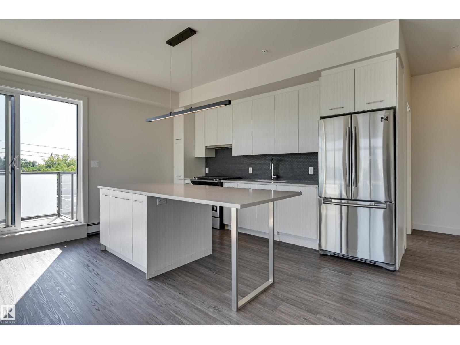 #403 10837 83 AV NW NW, Edmonton