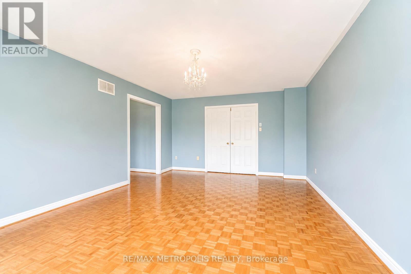 2 SCHOONER COURT - 26