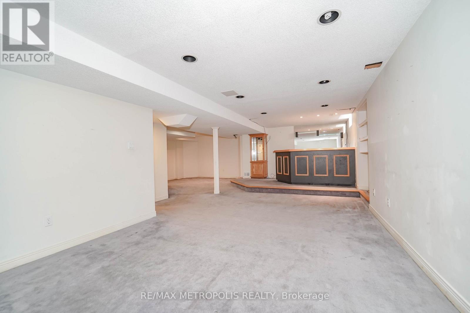 2 SCHOONER COURT - 42